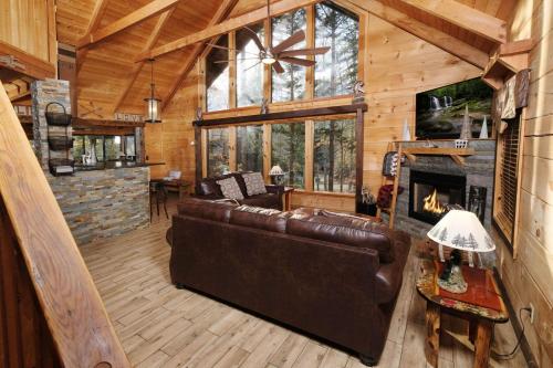Pitter Patter Swimming Pool HT Near Dtown in Gatlinburg, USA