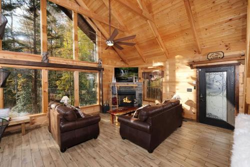 Pitter Patter Swimming Pool HT Near Dtown in Gatlinburg, USA