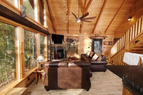 Pitter Patter Swimming Pool HT Near Dtown in Gatlinburg, USA