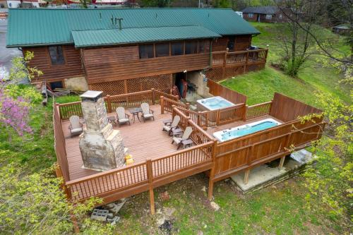 Grand Getaway Lodge Where Big Escapes Begin - image 9