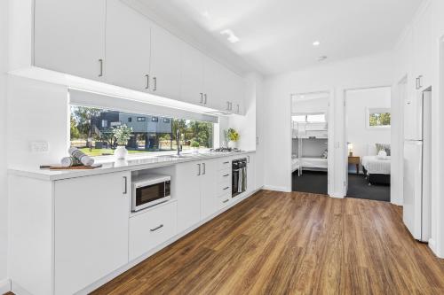 virtuve, Tasman Holiday Parks - Lake Mulwala in Mulwala