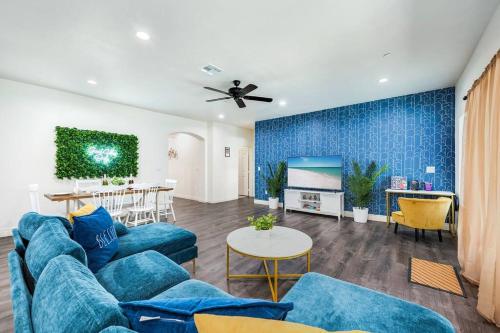 The Zen Home, 4 BD Home, Game Room,1 Mile to Downtown RS in Riverside, USA