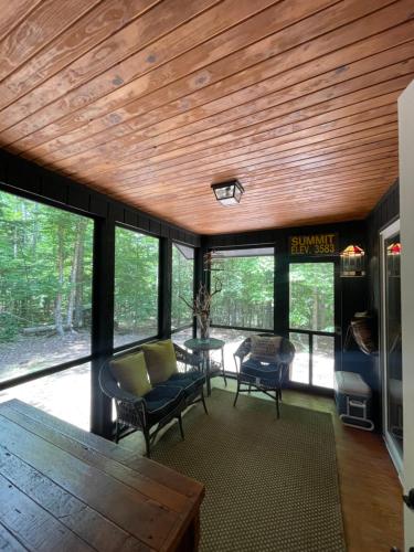 Adirondack Cabin Retreat in Adirondack, USA
