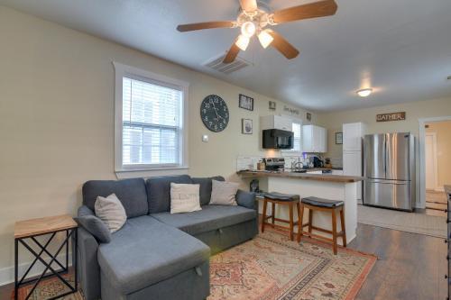 Galveston Cottage Walk to Beach and Pleasure Pier! in Galveston, USA