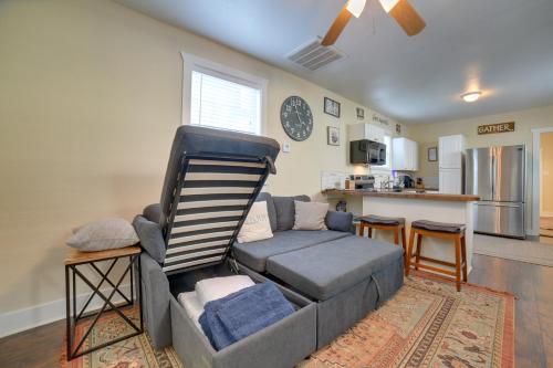 Galveston Cottage Walk to Beach and Pleasure Pier! in Galveston, USA