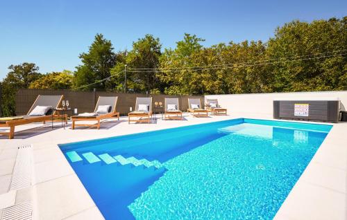 泳池, Cozy Home In Gornja Stubica With Sauna in 哥納亞斯圖貝卡