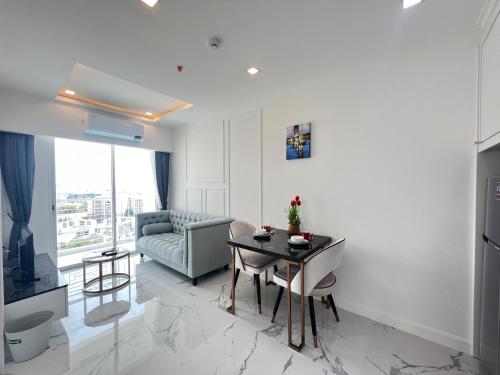 Empier tower Serviced Apartment