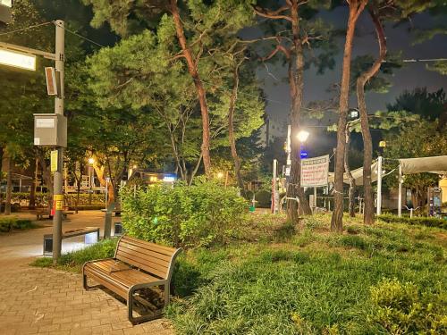 Spacious 3BR Near Yeouido, Up to 10, 5 Min Metro, Seúl (foto 7)