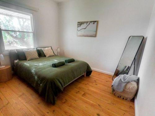 Renovated 3BD with pool and spa bath photo 4