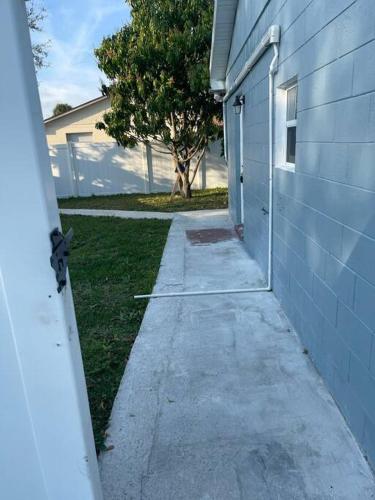 Contemporary Studio W Full kitchen near Universal in Orlando, USA