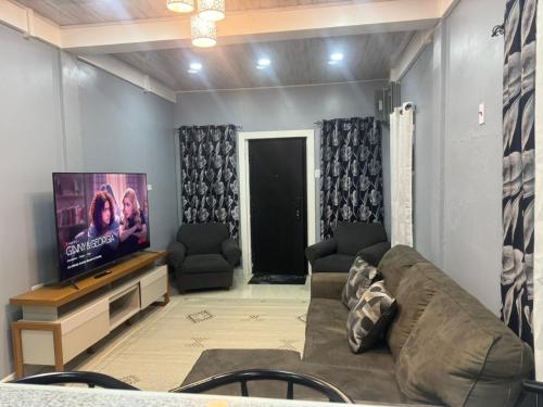 3 bedroom in New Amsterdam