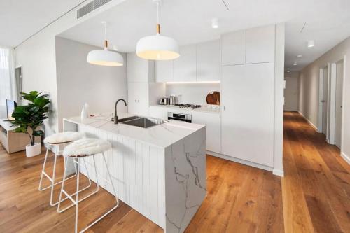 The Bondi Breeze Apartment - image 5