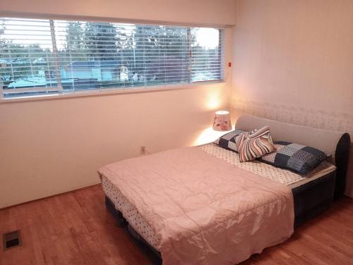 Guildford Bungalow - Near Surrey Mall in Guildford, Canada