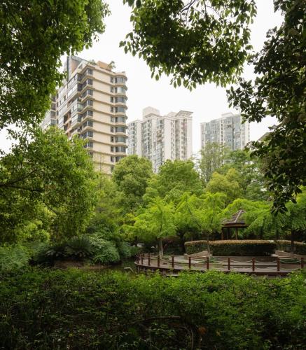 Eastern Hub - Bund Branch Xintiandi and People's Square 3-Bedroom Apartment in Huangpu beautiful Garden, Shanghai (photo 9)