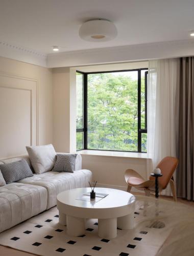 Eastern Hub - Bund Branch Xintiandi and People's Square 3-Bedroom Apartment in Huangpu beautiful Garden, Shanghai (photo 11)