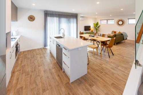 Facilities, Spacious Stay near Avon River with Carpark in Shirley