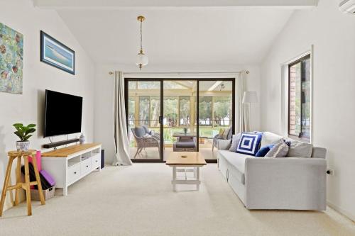 Waterfront Pet Friendly Abode Toukley NSW in 圖克利