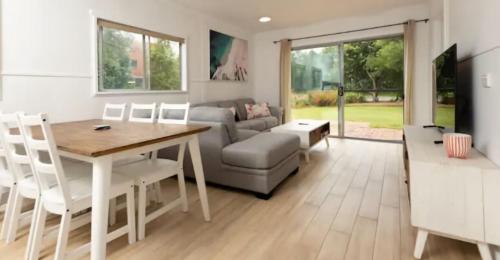 Blissful Beachfront Apartment Broulee in Broulee