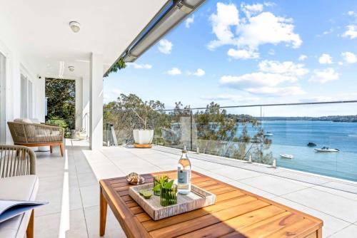 Ocean Front Luxury The Lambeth Walk in Bundeena