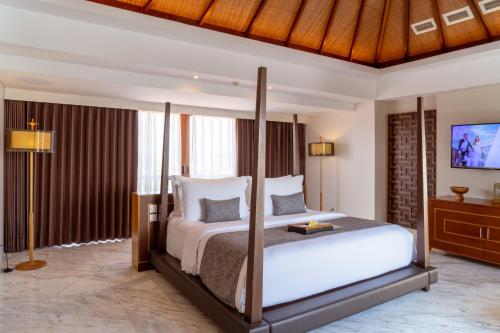Royal Suite Villa with Private Pool image 3