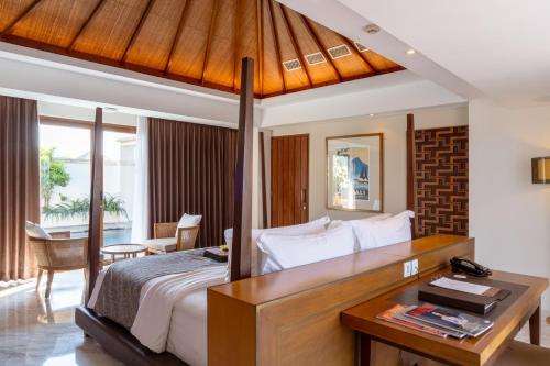 Royal Suite Villa with Private Pool image 4