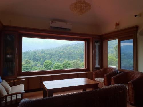 Tropical Blooms by StayApart in กุตตา