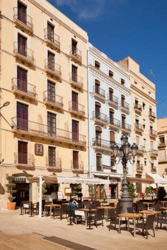 Plaça De La Font - image 8