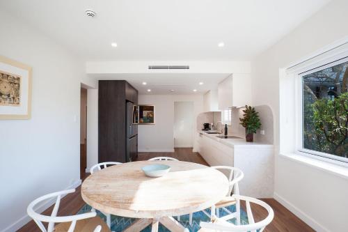 Dazzling Diamond, Point Piper Isyd in Point Piper