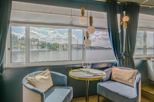 Restaurant, Malardrottningen Yacht Hotel & Restaurant in Stockholm Old Town