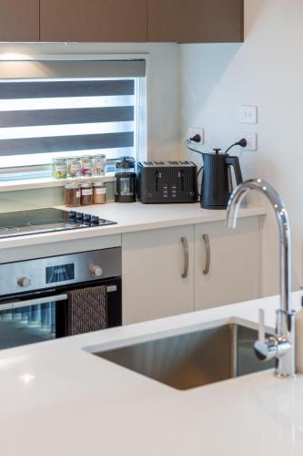 Facilities, Urban comfort and parking near Avebury Park in Shirley