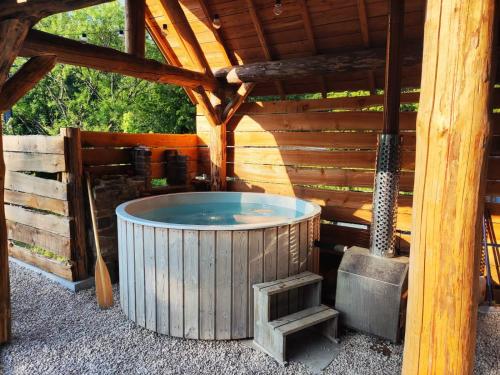 Le Trou 14, Ancienne ferme dans la nature avec bain nordique