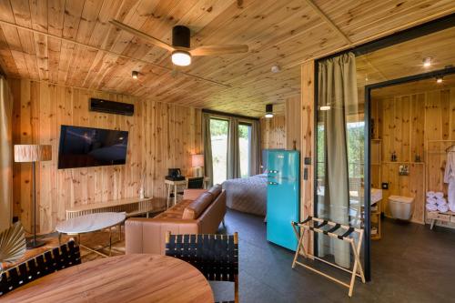 Brown Deer - z Sauną na Tarasie, Jacuzzi i Widokiem na Góry - by Deer Hills Luxury Apartments (Brown Deer - z Sauna na Tarasie, Jacuzzi i Widokiem na Gory - by Deer Hills Luxury Apartments) in Pewelka