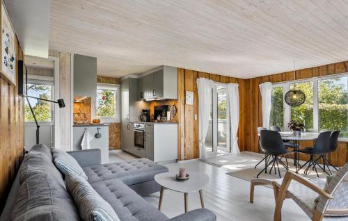 3 Bedroom Cozy Home In Haderslev in Hejsager