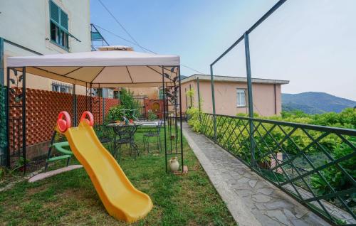 Viesnīcas āriene, 3 Bedroom Amazing Apartment In Avegno in Avegno
