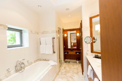 Junior Suite image 10