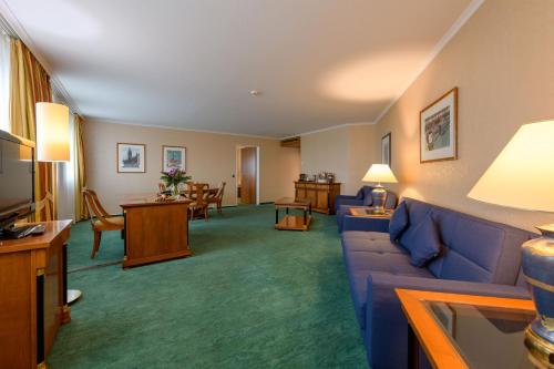 room detail thumbnail 1
