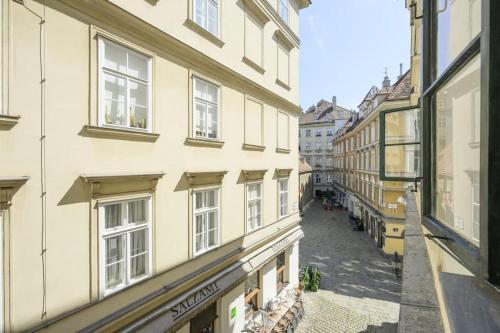 One-Bedroom Apartment image 8