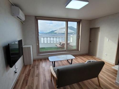 Yeosu Sound of Music Pension in Byeollyang-myeon