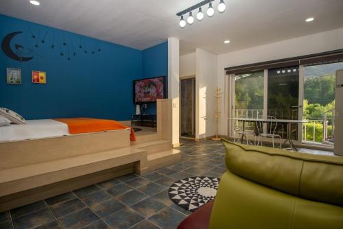 room detail thumbnail 0