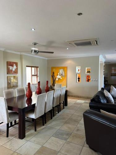 Elements Private Golf Estate - Earth Aspire - Moi Travel Signature Luxury Villa in Trompsburg