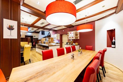 Maingau Hotel - image 13