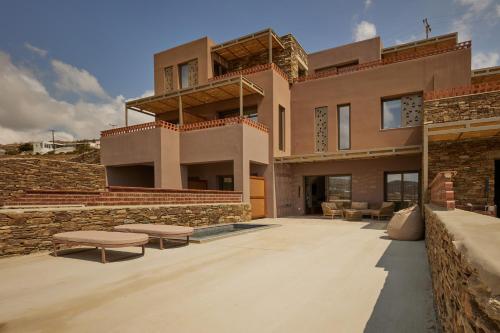 Facilities, Sun Aeriko in Tinos