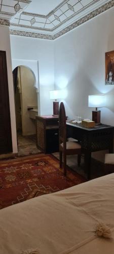 Jonquille Twin Room image 10