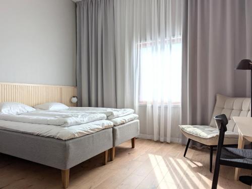 2 twin beds