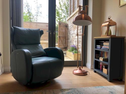 Boutique private apartment convenient for city - Pass the Keys, Bath (photo 11)