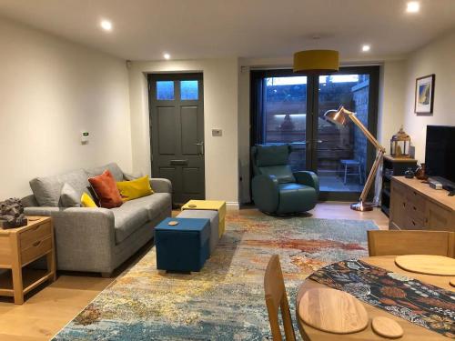 Boutique private apartment convenient for city - Pass the Keys, Bath (photo 10)