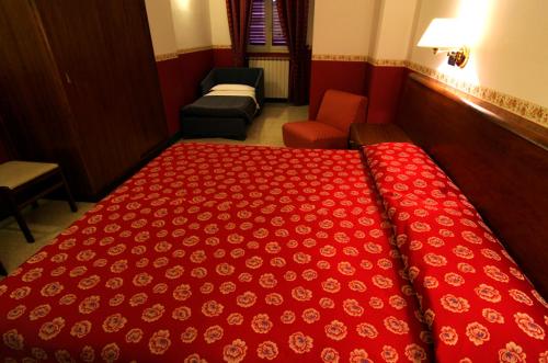 4 twin beds