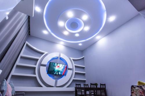 4 bedrooms, 8 beds