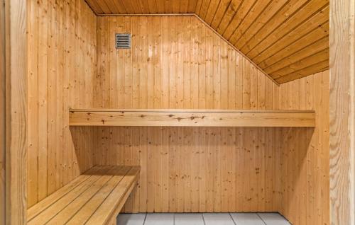 Attractions, Cozy Home In Ringkøbing With Sauna near Hee Kirke