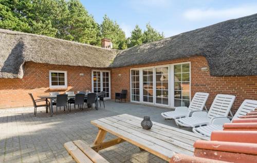 Exterior view, Cozy Home In Ringkøbing With Sauna near Hee Kirke